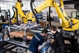 Parteneriate OpenAI cu Industria: De la cercetare avansată la aplicații comerciale. Cum accelerează inovarea AI și transformă sectoarele cheie colaborarea strategică